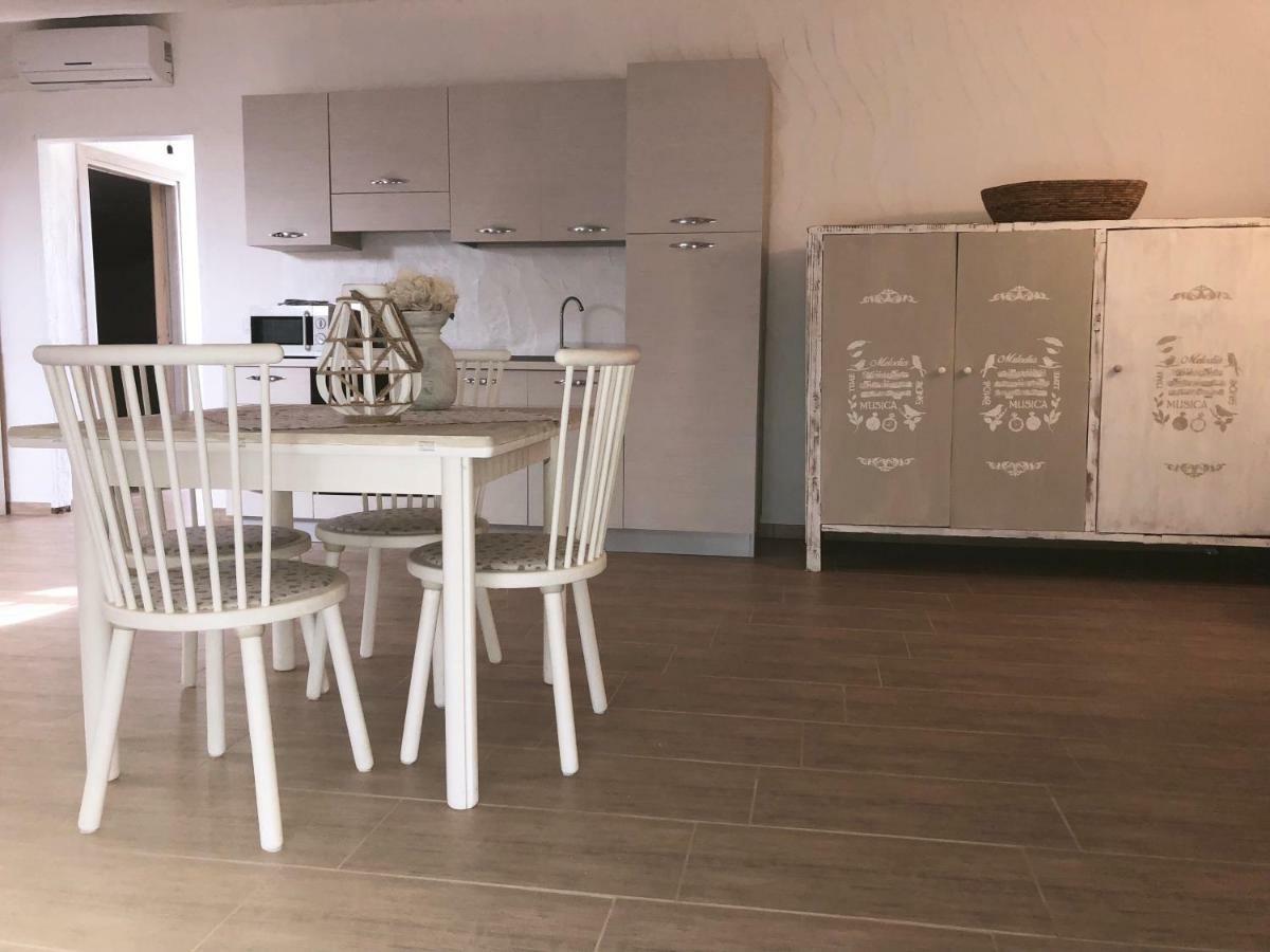 Appartamento Leda Piras Eksteriør billede